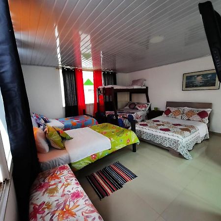 Finca Recreacional Marcelandia Санта-Роса-де-Кабаль Экстерьер фото
