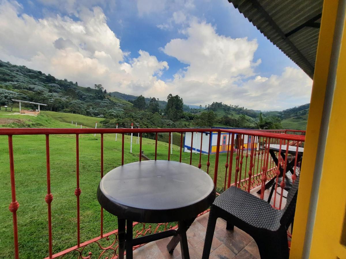 Finca Recreacional Marcelandia Санта-Роса-де-Кабаль Экстерьер фото